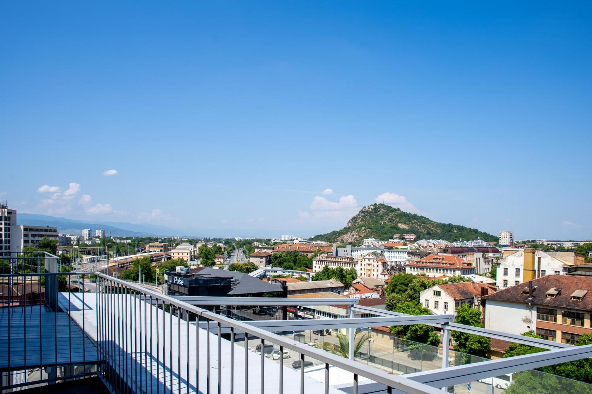Capital City Center Apart Residence Plovdiv Exteriör bild