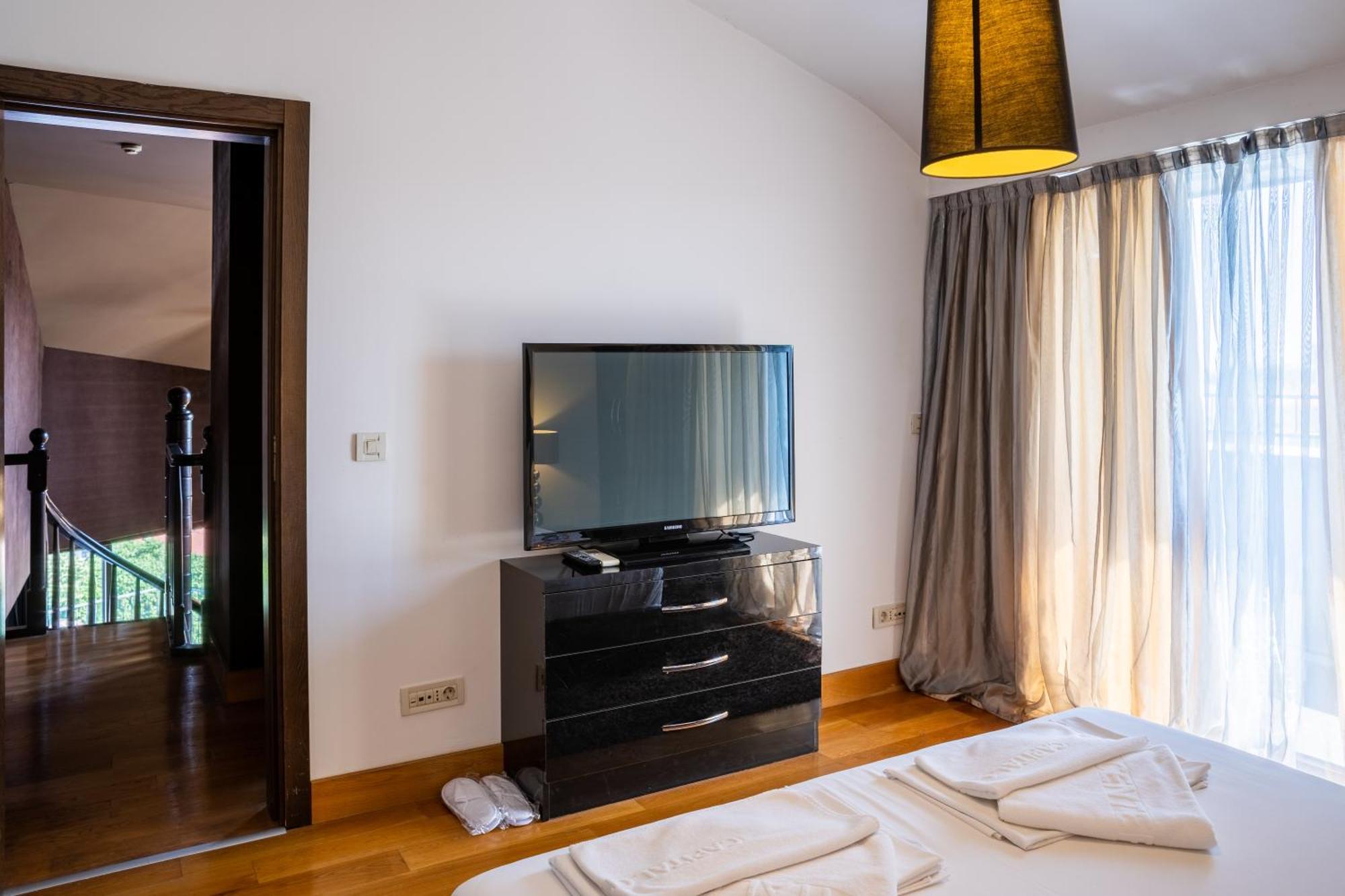 Capital City Center Apart Residence Plovdiv Exteriör bild